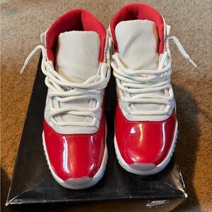 Jordan 11 Retro
Cherry (2022)